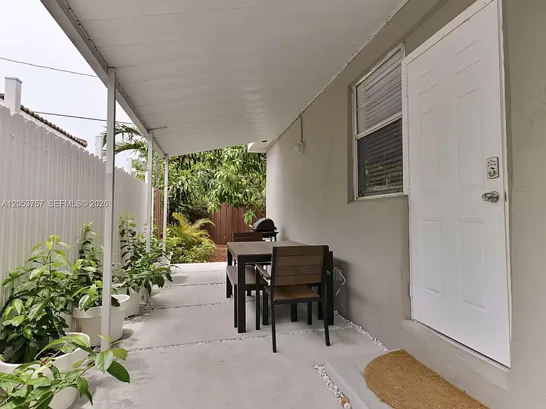 3629 SW 12th St #B — Photo 3