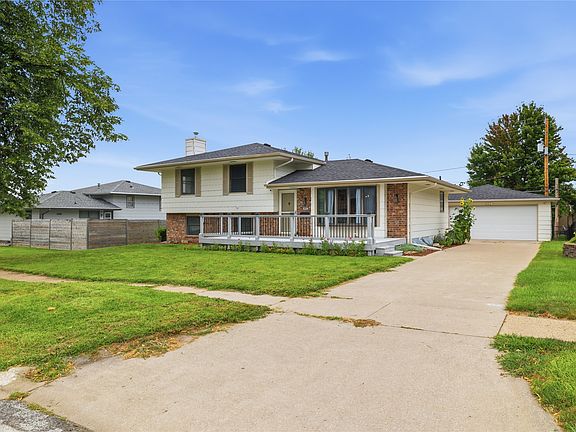 3rd image of 805 SE Trilein Dr