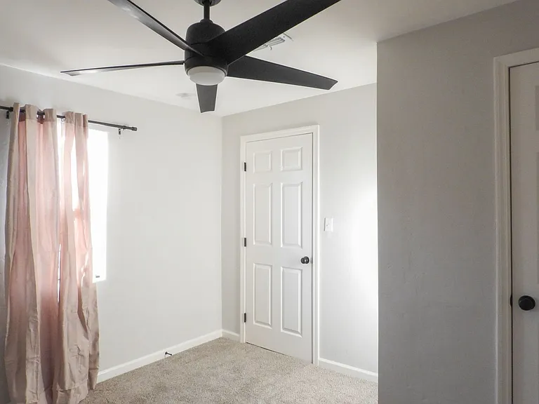 2639 N Fontana Ave — Photo 30