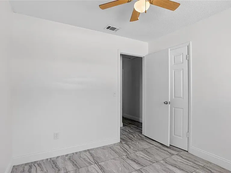 8071 Rhea Cir #B — Photo 10
