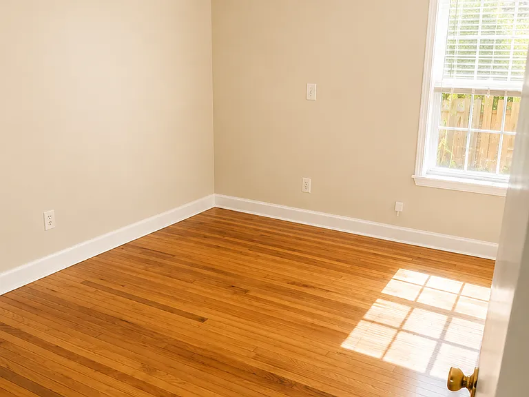 640 Woodbury Rd — Photo 7
