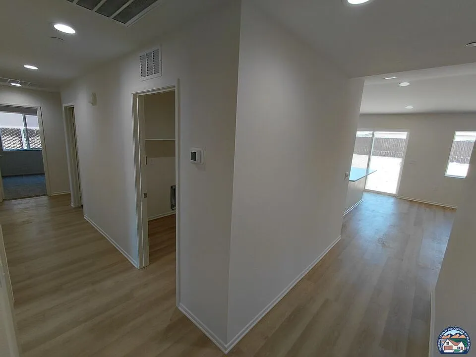 4 bed, 2.0 bath, 1669 sqft, $2,500 — Photo 4