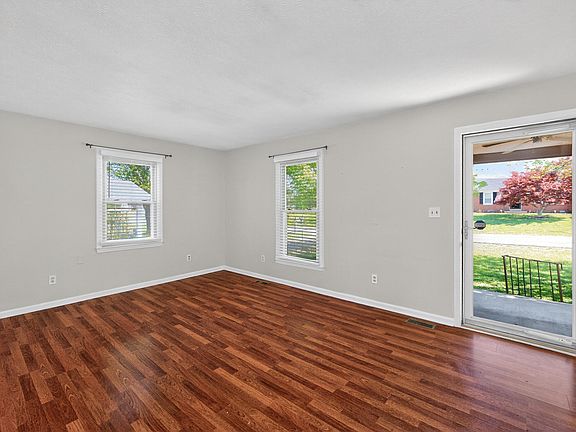 5th image of 107 Cardinal Dr