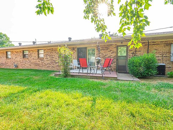 3rd image of 3051 Sterling Ct