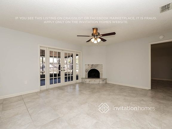 3rd image of 810 Sandalwood Dr