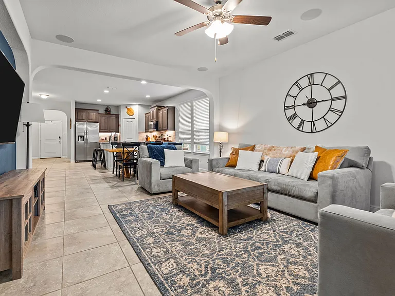 9108 Golden Hollow Ln — Photo 15