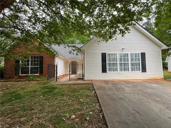 240 Plantation Blvd, Stockbridge, GA 30281