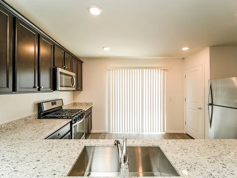 12835 N Peony Dr — Photo 6