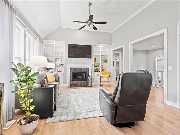 5th image of 13735 Pembroke Cir