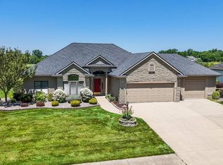 2512 Cobblestone Ln, Kendallville, IN 46755