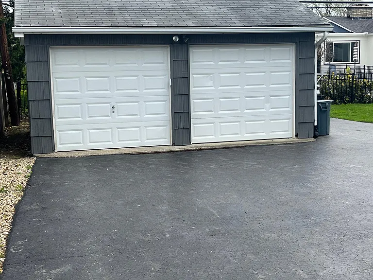2174 Edgevale Rd — Photo 3