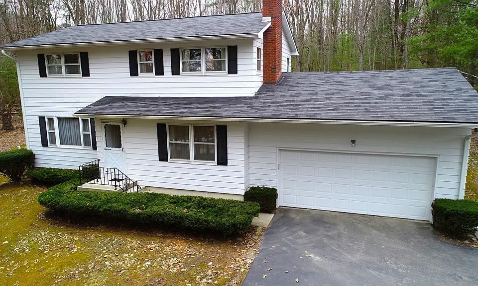 1st image of 19 Pine Forest Dr