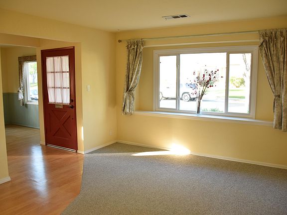 2nd image of 3264 Strathmore Dr