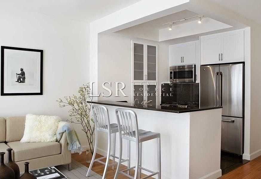 1st image of 330 W 38th St Rm 806