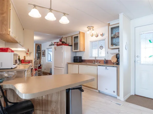 1361 30th St SE Unit 16, Salmon Arm, BC V1E 2N4