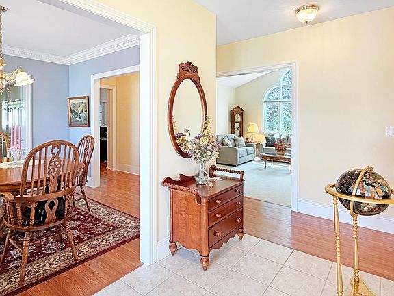 4th image of 103 Whitney Cir
