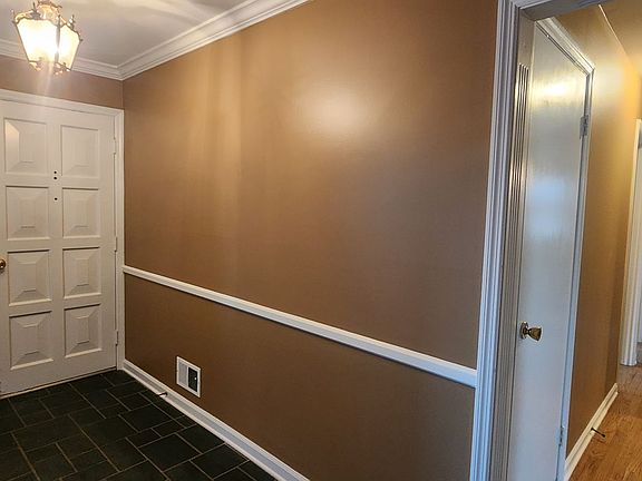 4th image of 8203 Camberley Dr