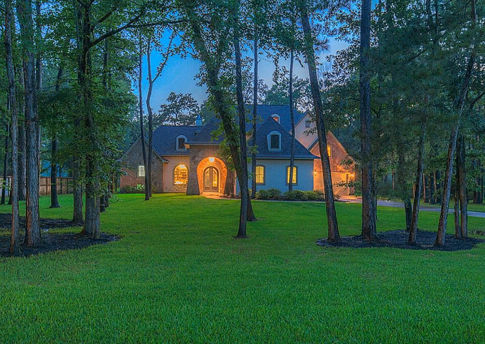 1st image of 10703 Clubhouse Cir