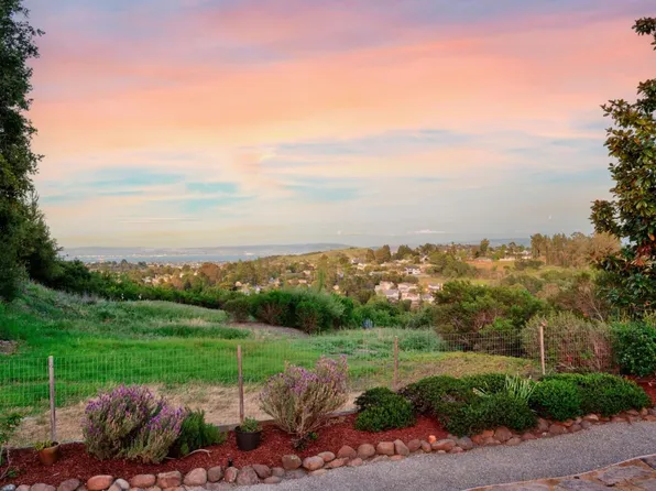 2027 New Brunswick Dr, San Mateo, CA 94402