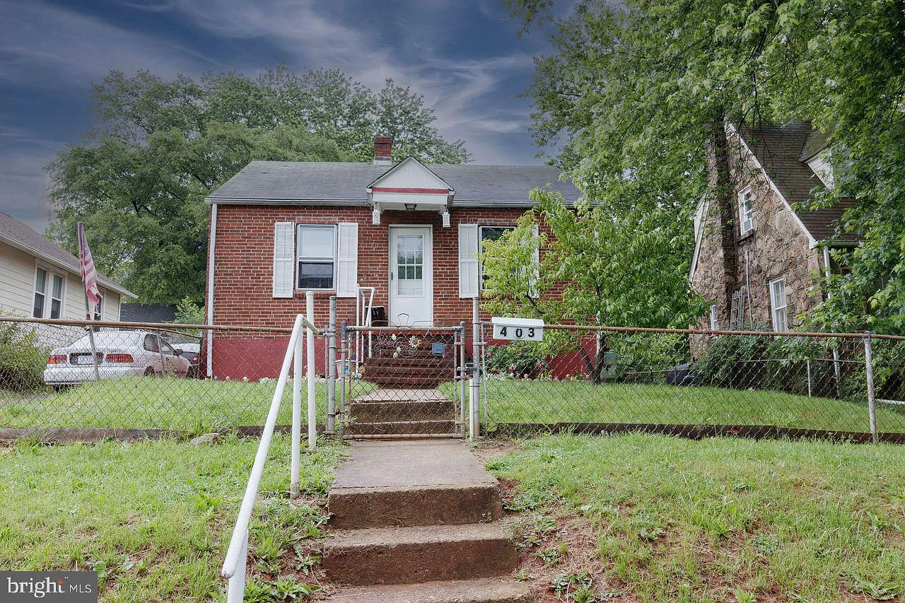 403 Kerfoot Ave photo 1