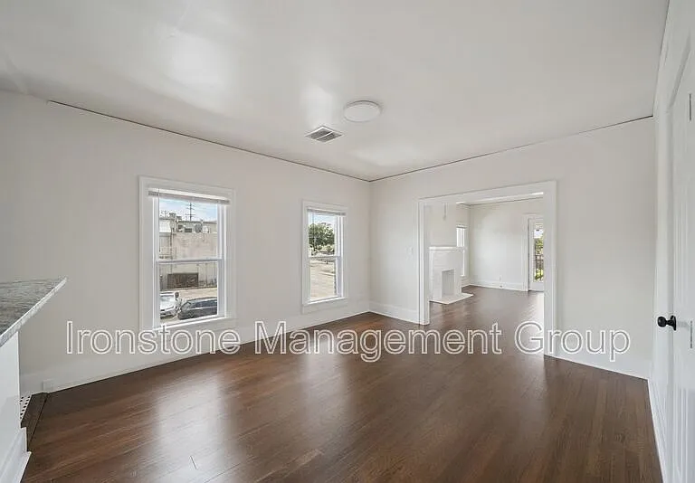 1435 S Peoria Ave — Photo 4