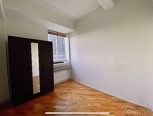 3rd image of 29-28 41st Ave #402