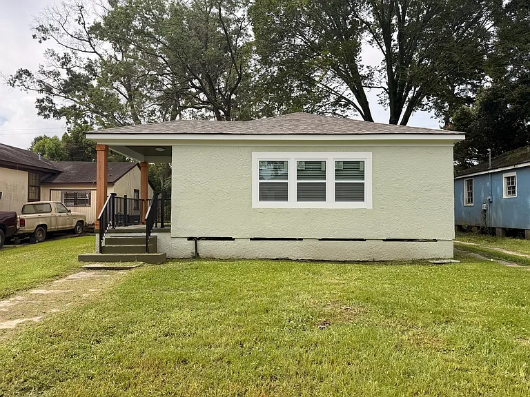 3606 Brady St — Photo 7