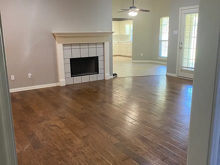 823 Crested Butte Dr — Photo 3