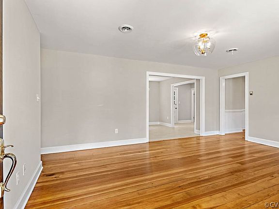 3rd image of 20507 Mitchell Ave