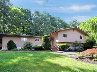 7 Summit Ridge Rd, Newburgh, NY 12550