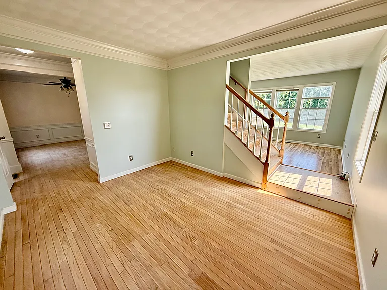 125 Goldenrod Dr — Photo 4
