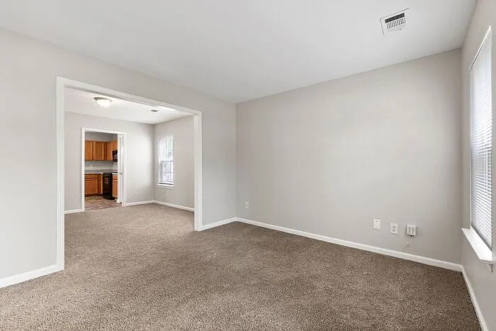 4 bed, 2.5 bath, 2270 sqft, $1,975 — Photo 2