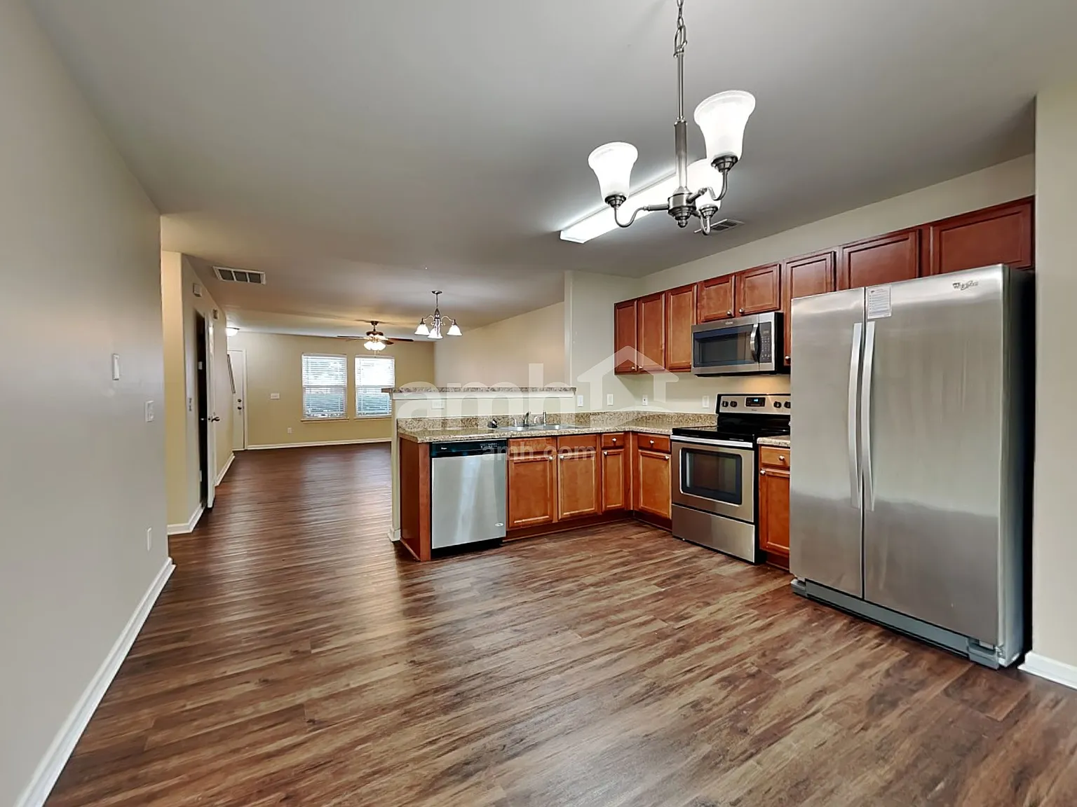 3 bed, 2.5 bath, 1800 sqft, $2,315 — Photo 3