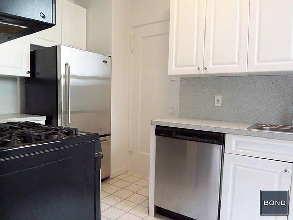 5th image of 220 W 71st St APT 52