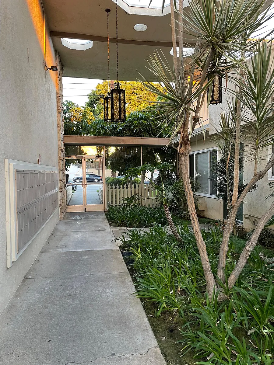 Building Photo - Pine Terrace