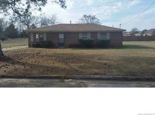 101 Freddie Dr, Tuskegee, AL 36083