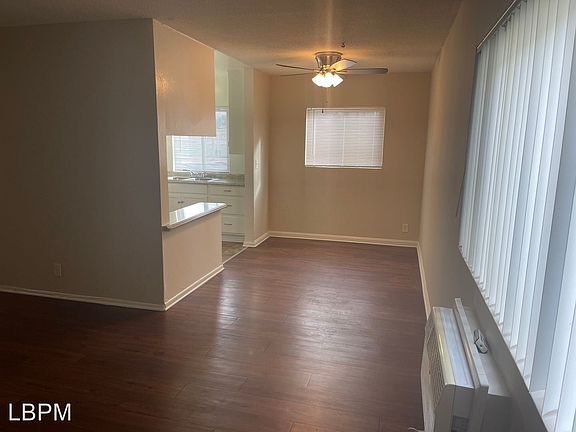 3rd image of 6851 Whitsett Ave APT 1