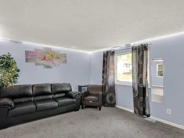 7915 Broadview Dr — Photo 23