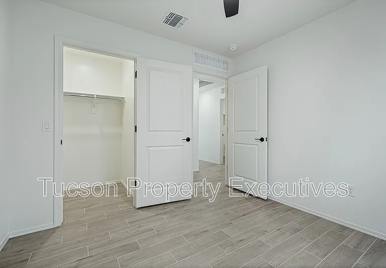 10657 S Astraia Dr — Photo 12