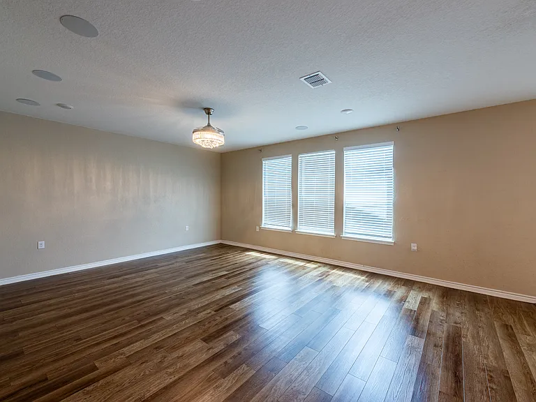 5526 Castle Brook Dr — Photo 13