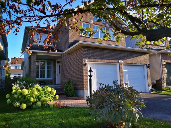 29 Rodeo Dr, Ottawa, ON K2J 4Z5