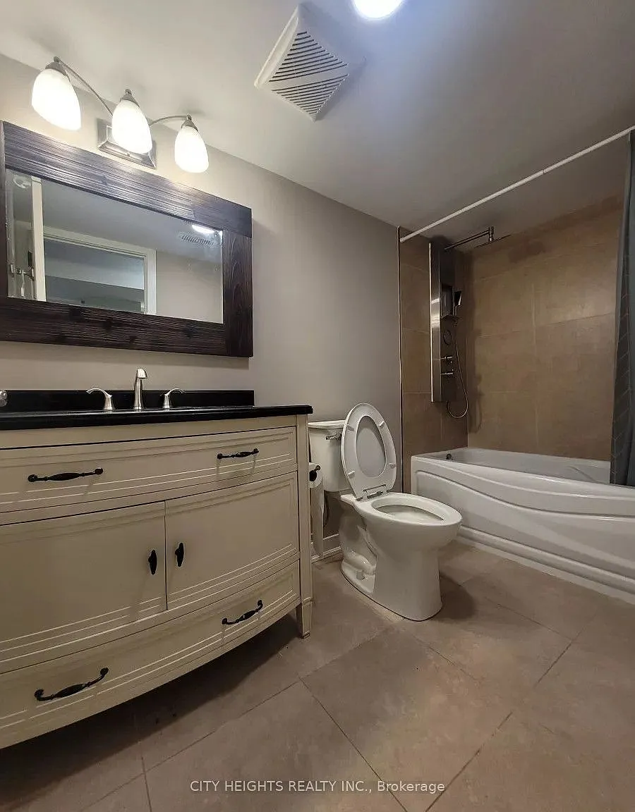 3 bed, $2,400 — Photo 3