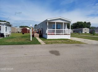122 S Winterhaven Dr, Wapakoneta, OH 45895