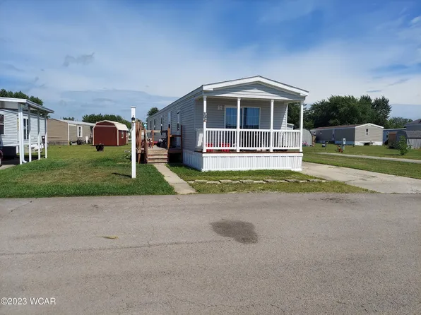 122 S Winterhaven Dr, Wapakoneta, OH 45895