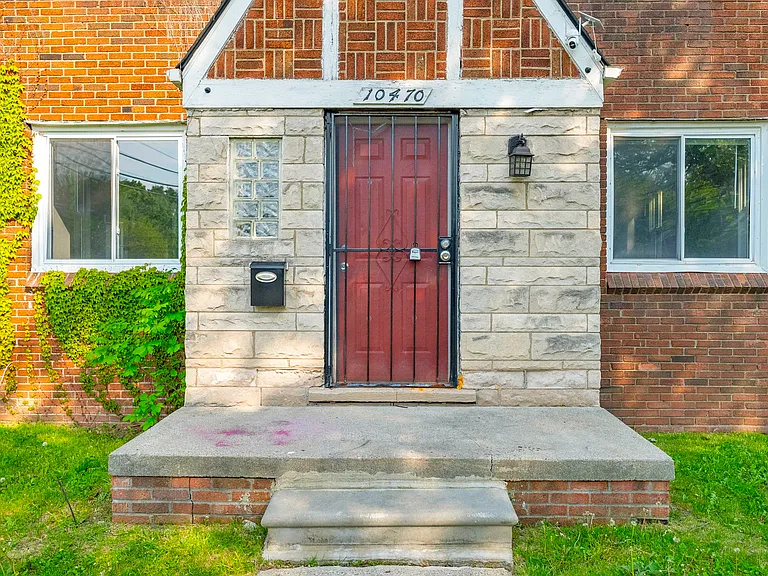 10470 Roxbury St — Photo 5