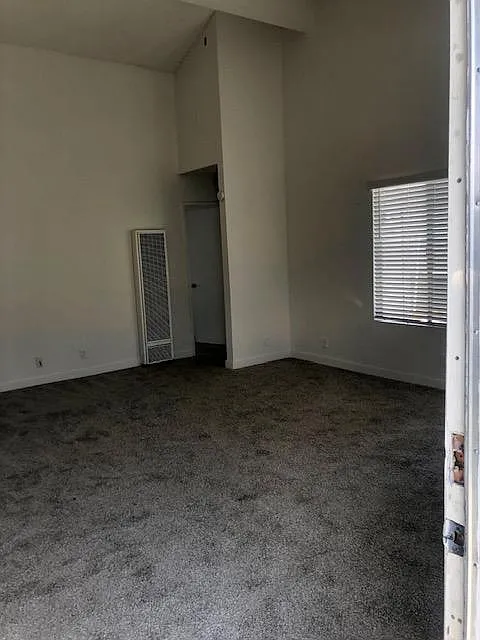 2 bed, 825 sqft, $2,645 — Photo 4