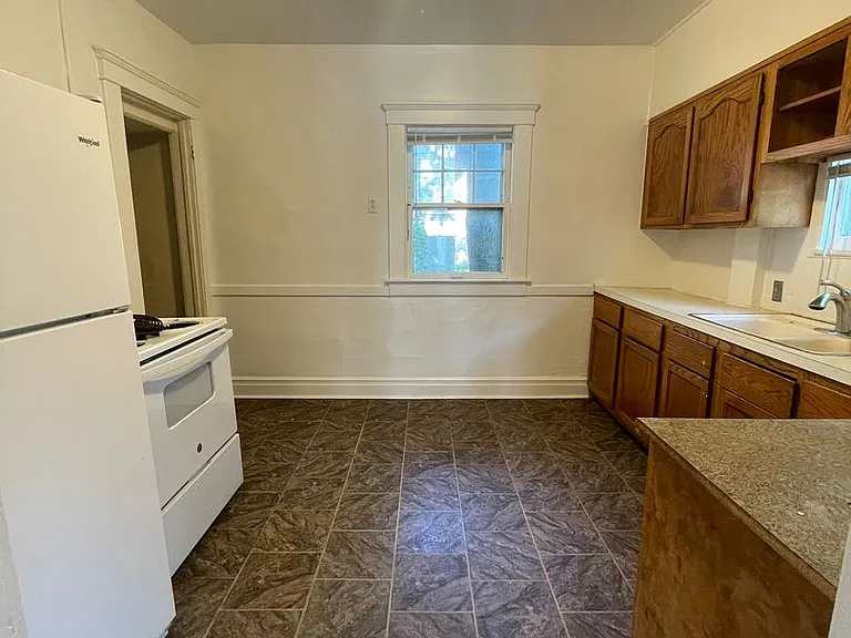 1116 Packard St — Photo 11