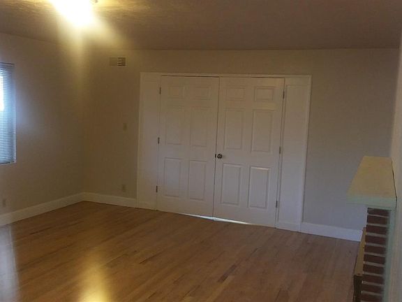 3rd image of 727 E Fremont St