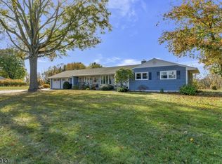103 Old Farm Rd, Whitehouse Station, NJ 08889