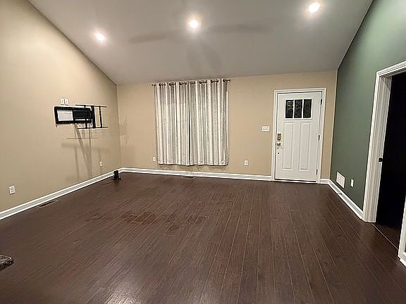 3rd image of 2593 Fairview Boiling Springs Rd